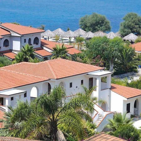Villaggio Torre Ruffa Robinson Capo Vaticano Bagian luar foto