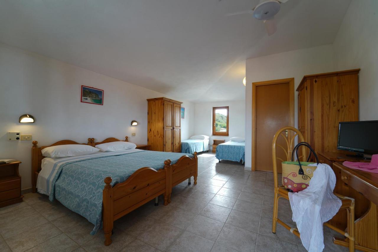 Villaggio Torre Ruffa Robinson Capo Vaticano Bagian luar foto