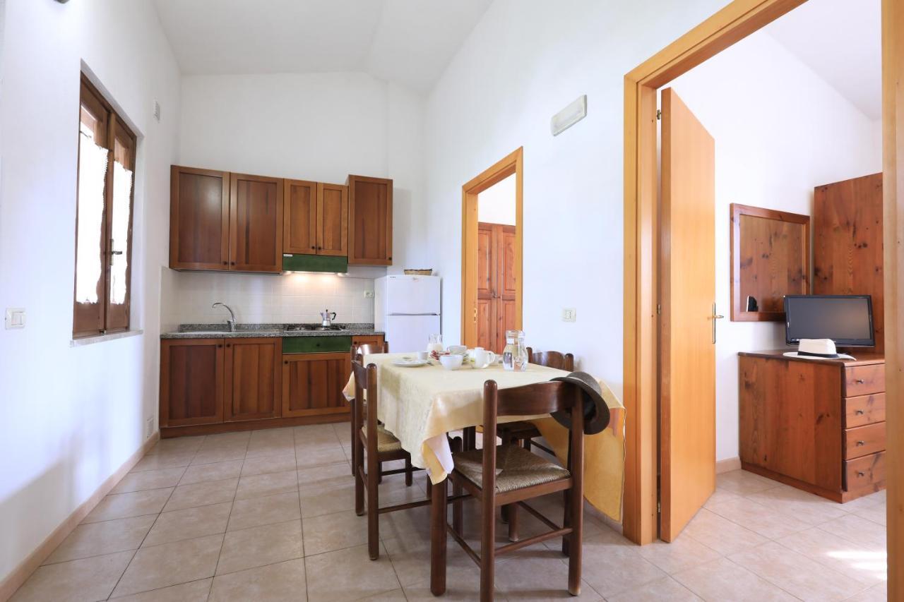 Villaggio Torre Ruffa Robinson Capo Vaticano Bagian luar foto
