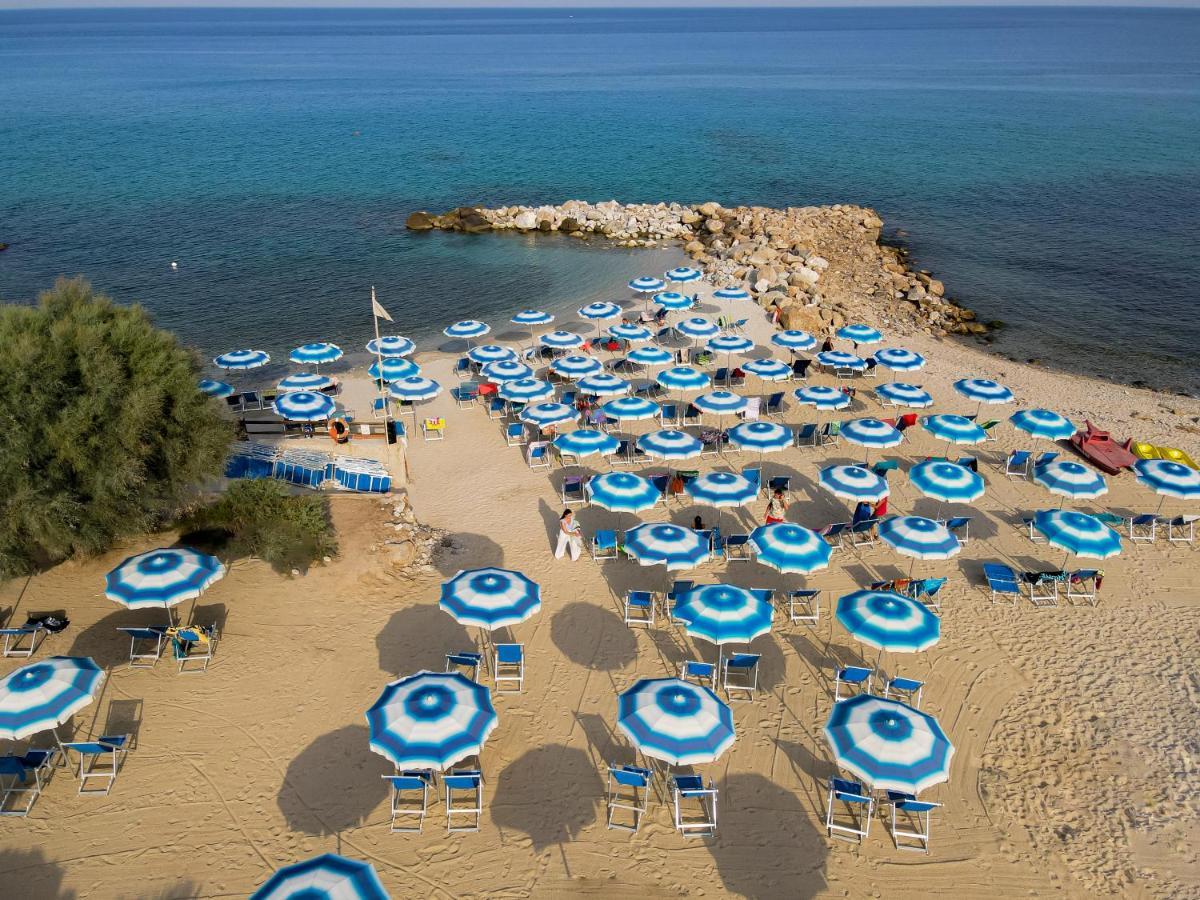 Villaggio Torre Ruffa Robinson Capo Vaticano Bagian luar foto