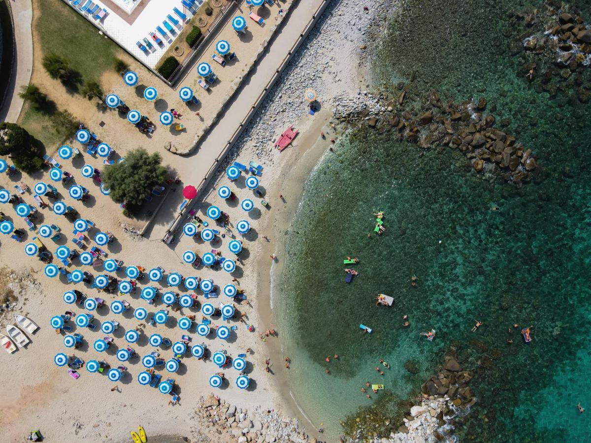 Villaggio Torre Ruffa Robinson Capo Vaticano Bagian luar foto