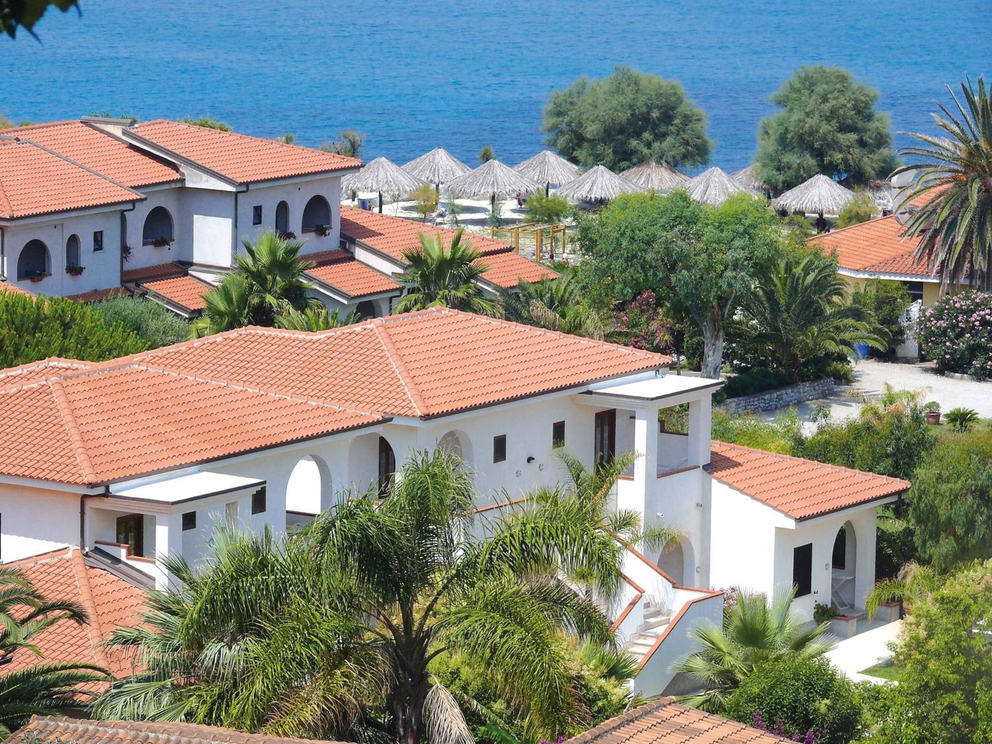 Villaggio Torre Ruffa Robinson Capo Vaticano Bagian luar foto