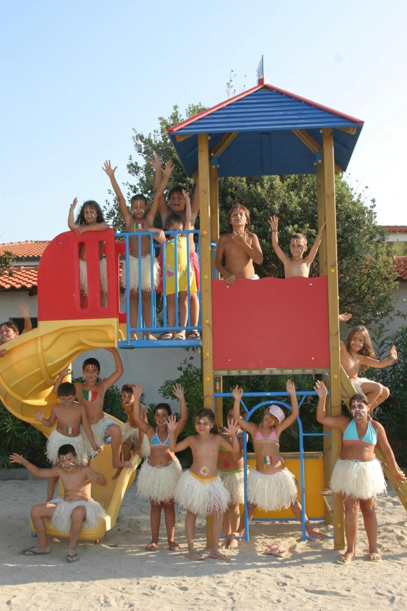 Villaggio Torre Ruffa Robinson Capo Vaticano Bagian luar foto