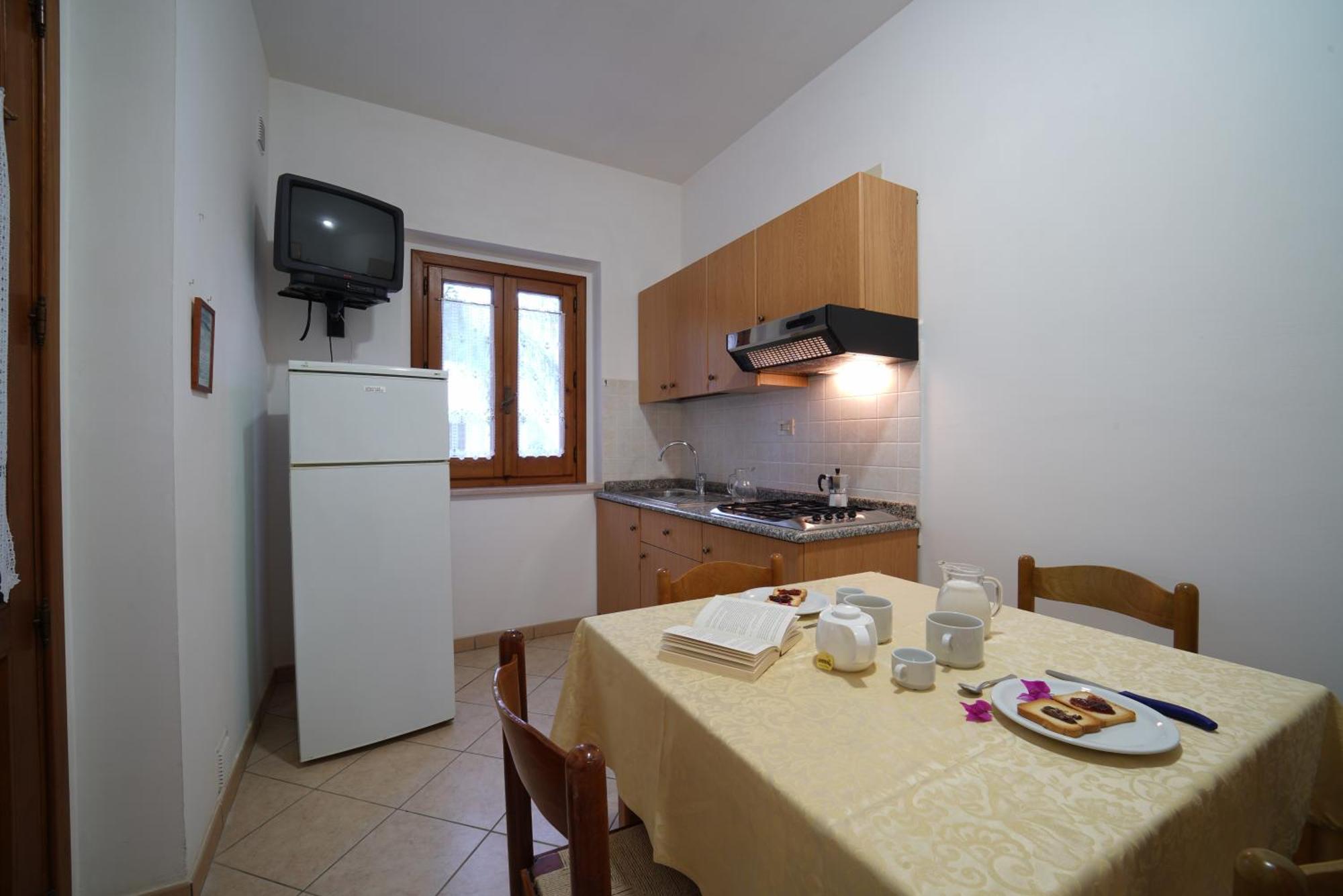 Villaggio Torre Ruffa Robinson Capo Vaticano Ruang foto