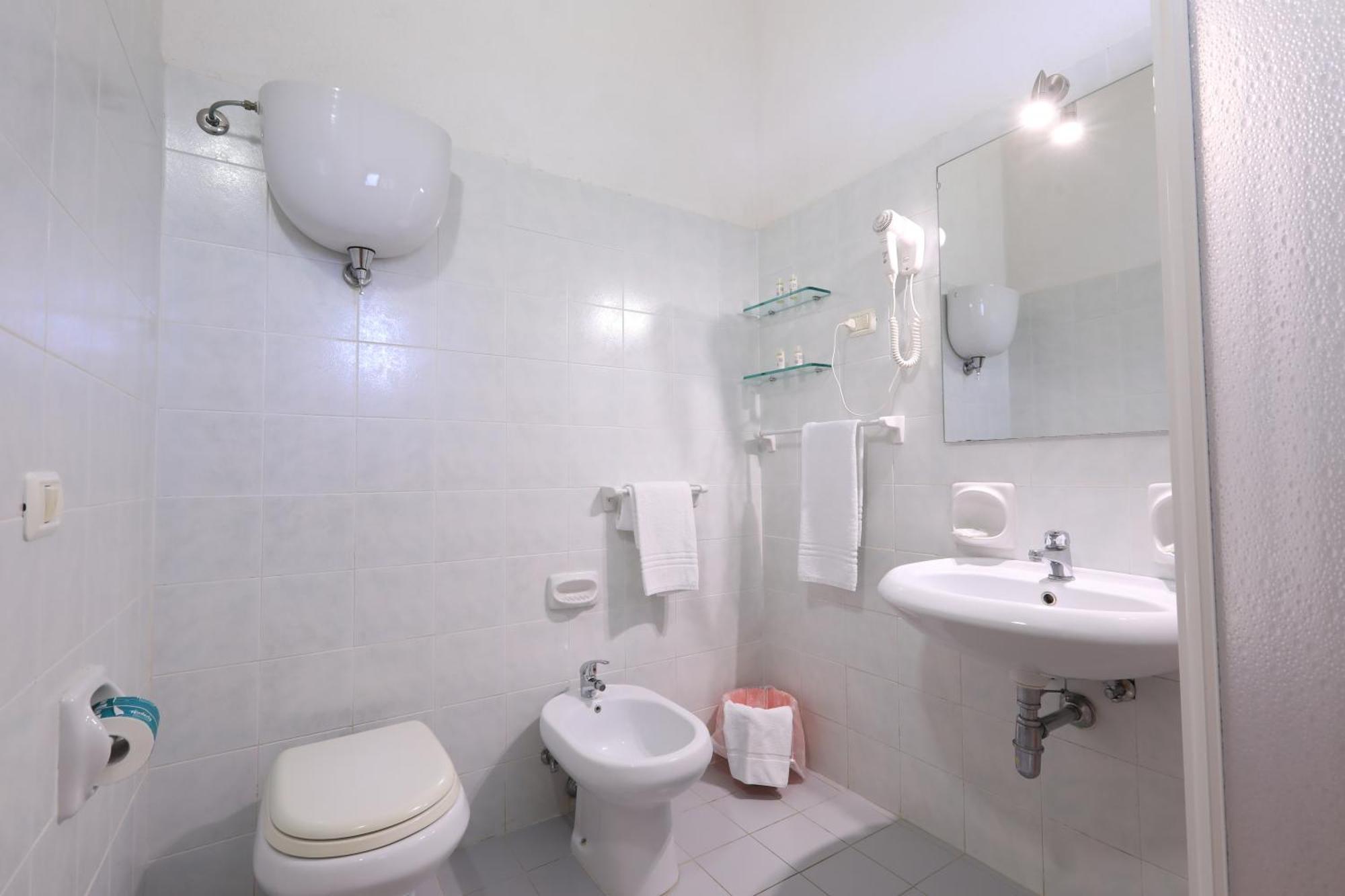 Villaggio Torre Ruffa Robinson Capo Vaticano Ruang foto