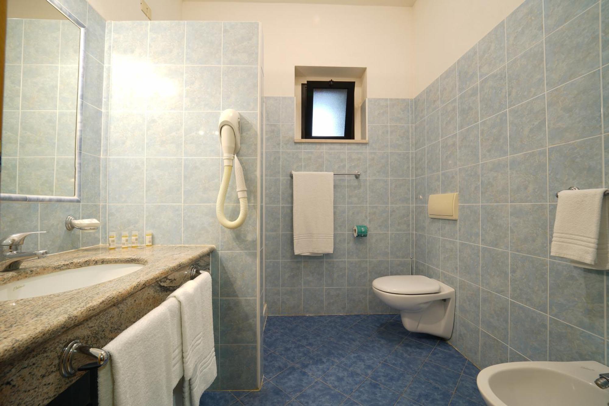 Villaggio Torre Ruffa Robinson Capo Vaticano Ruang foto