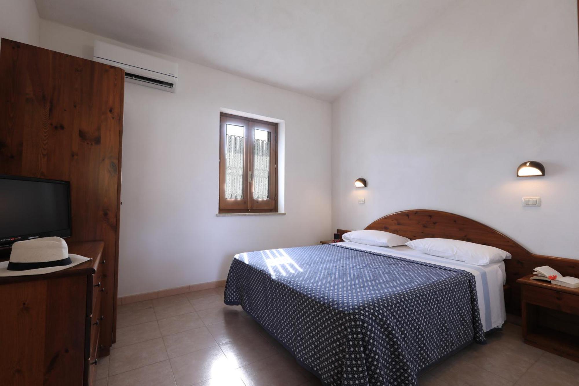 Villaggio Torre Ruffa Robinson Capo Vaticano Ruang foto