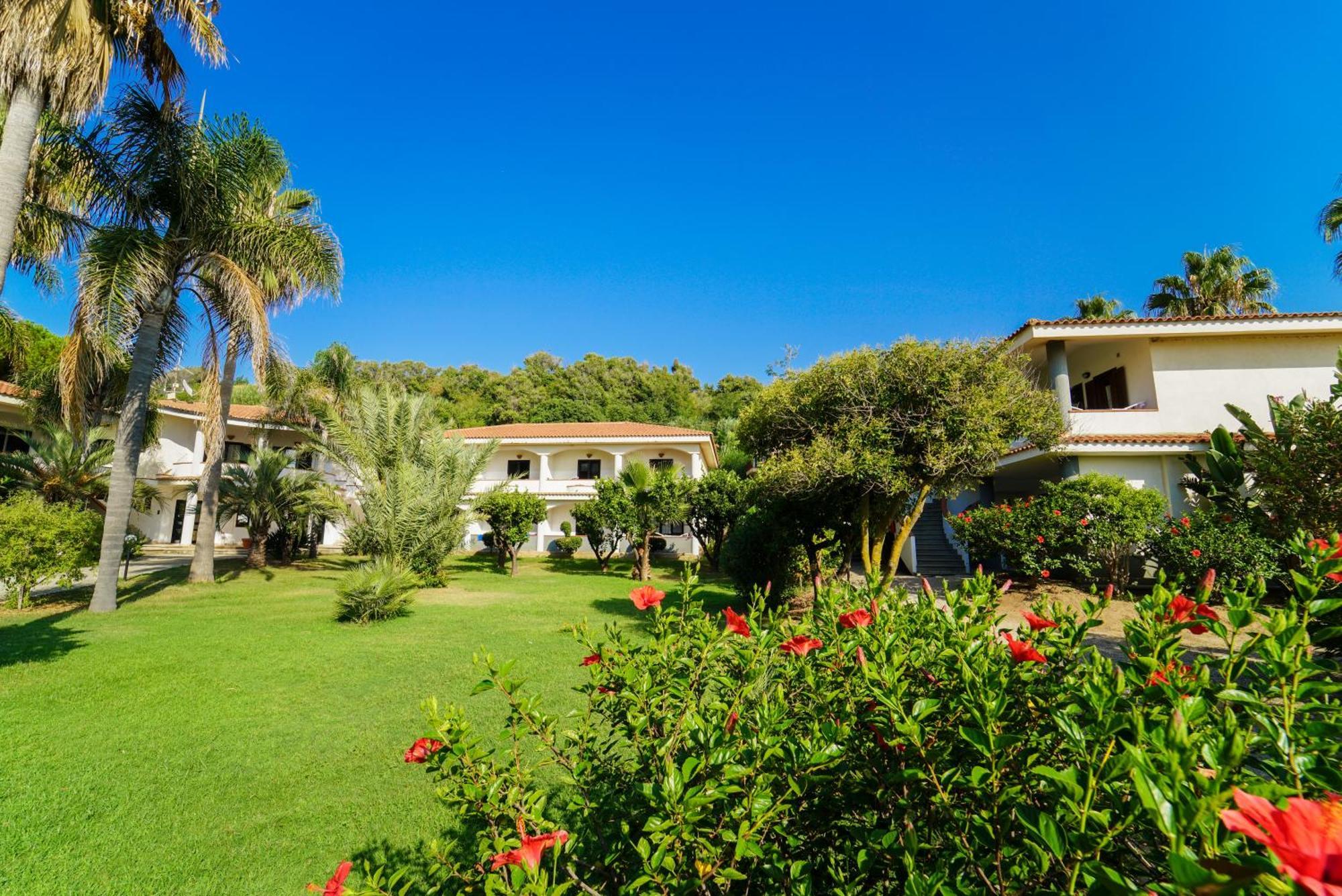 Villaggio Torre Ruffa Robinson Capo Vaticano Ruang foto